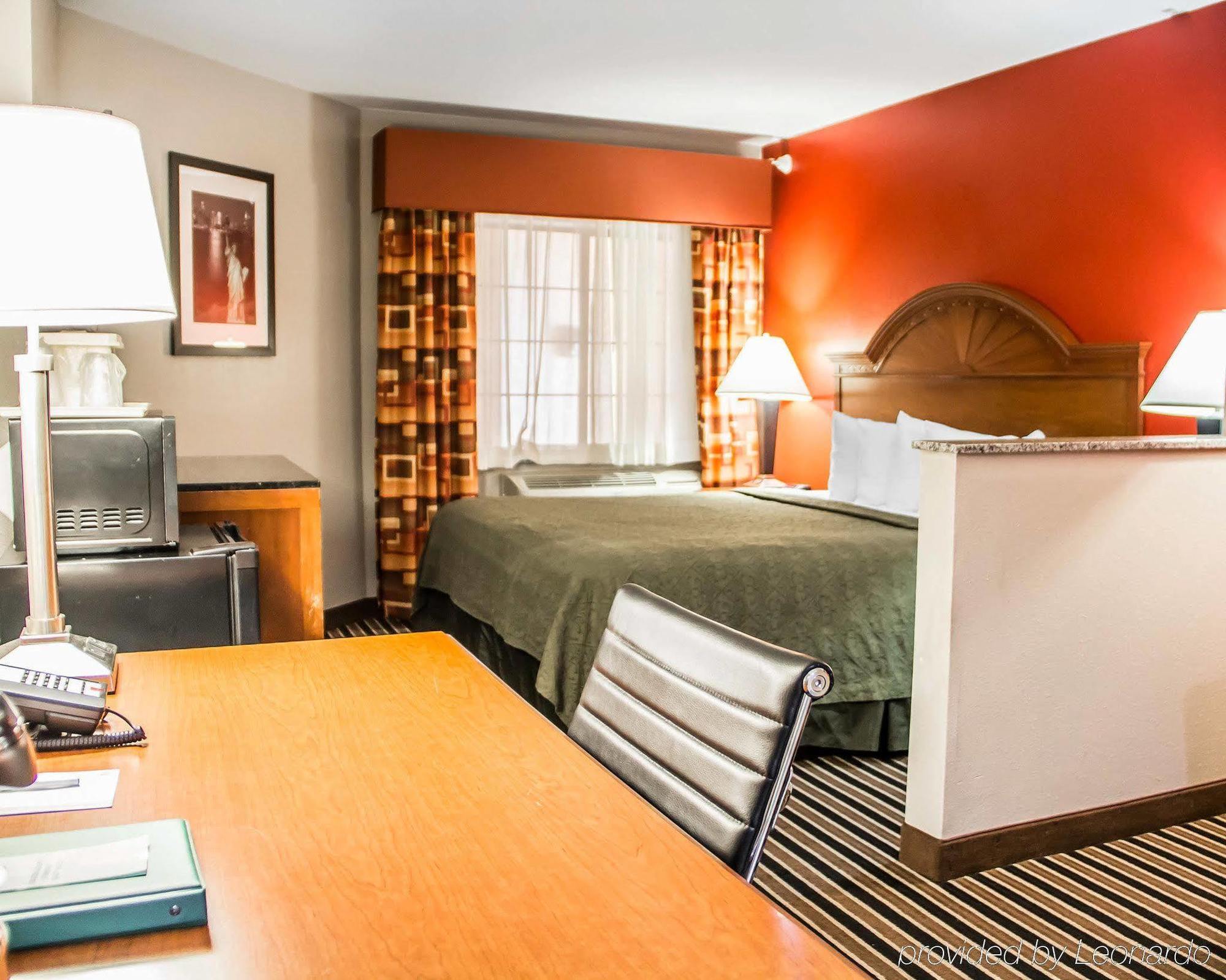 Quality Suites I-44 Tulsa Exteriér fotografie
